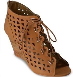 Pink Key • Ankle Booties, peep toe lace up.  8